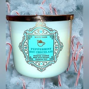 White Barn/ Bath & Body Works Peppermint Hot Chocolate 3 Wick Candle